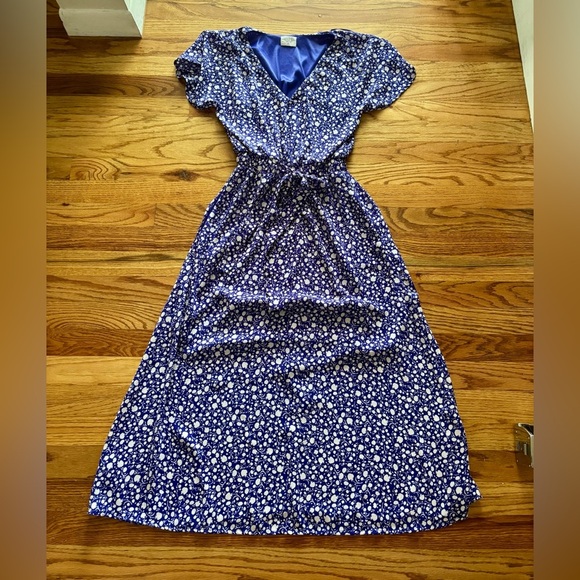 Sienna Sky- Flowy Blue Floral Dress size: x-small - Picture 1 of 9